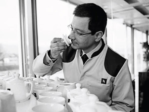 THE NESPRESSO EXPERTS