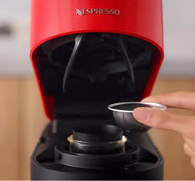 Cafetera Nespresso POP roja