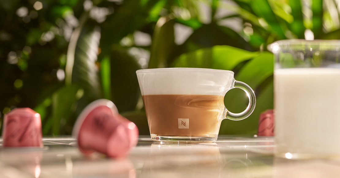 Tomar café con leche vegetal