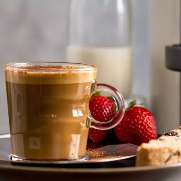 Cortado Con Canela Y Azúcar Moreno