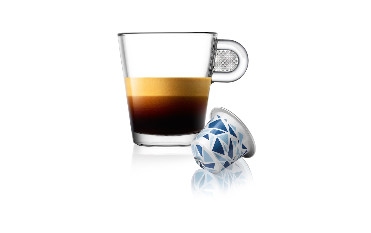 https://www.nespresso.com/ecom/medias/sys_master/public/10400741359646/iced-intenso-PDP-Background.jpg?impolicy=productPdpSafeZone&imwidth=1238