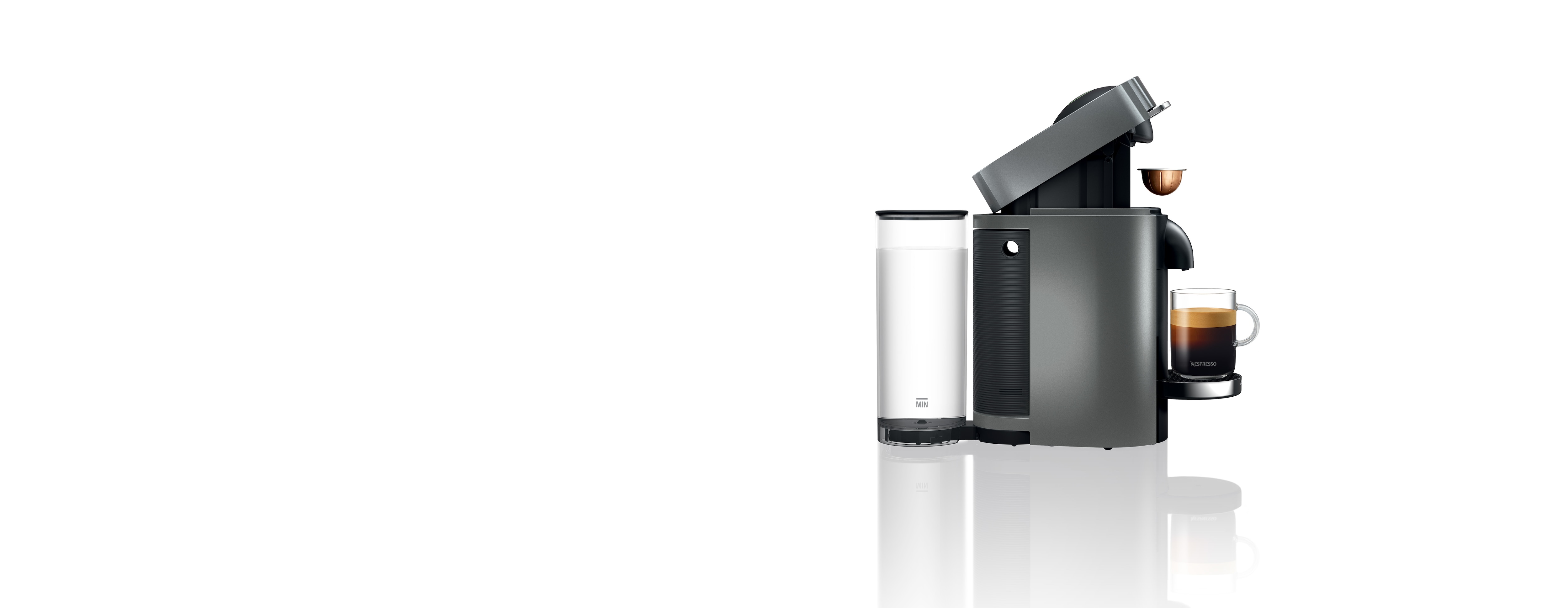 Cafetera Nespresso VertuoPlus Titan de lujo y sus accesorios por Breville