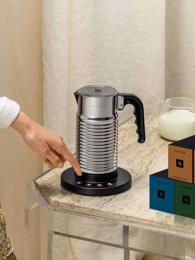 Aeroccino 4 | Milk Frother | Hot Milk 