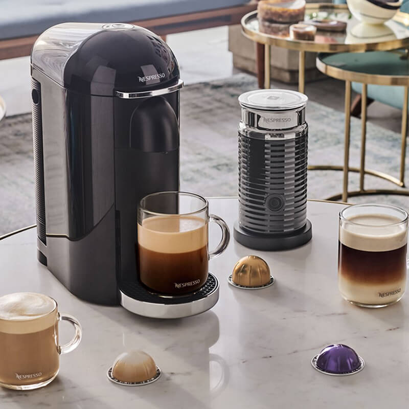 Espumador de leche Nespresso con máquina Vertuo Plus