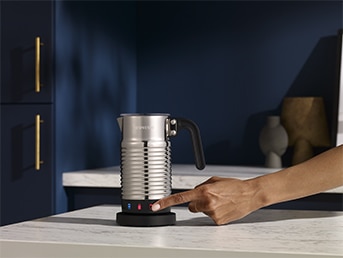 Aeroccino 4 | Milk Frother Accessory | Nespresso ™ Italy