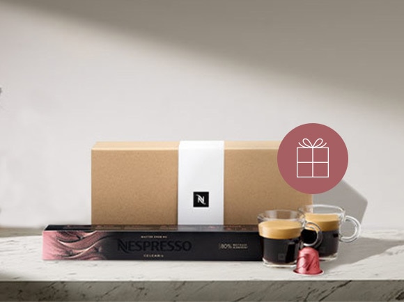 Photo libre de droit de Capsules Nespresso Dans Un Coffret Cadeau