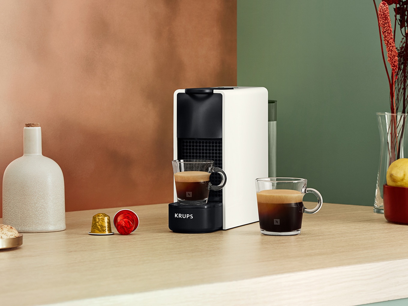 fossil vulkansk procedure Essenza Mini Coffee Machine in Black | Coffee Machine | Nespresso