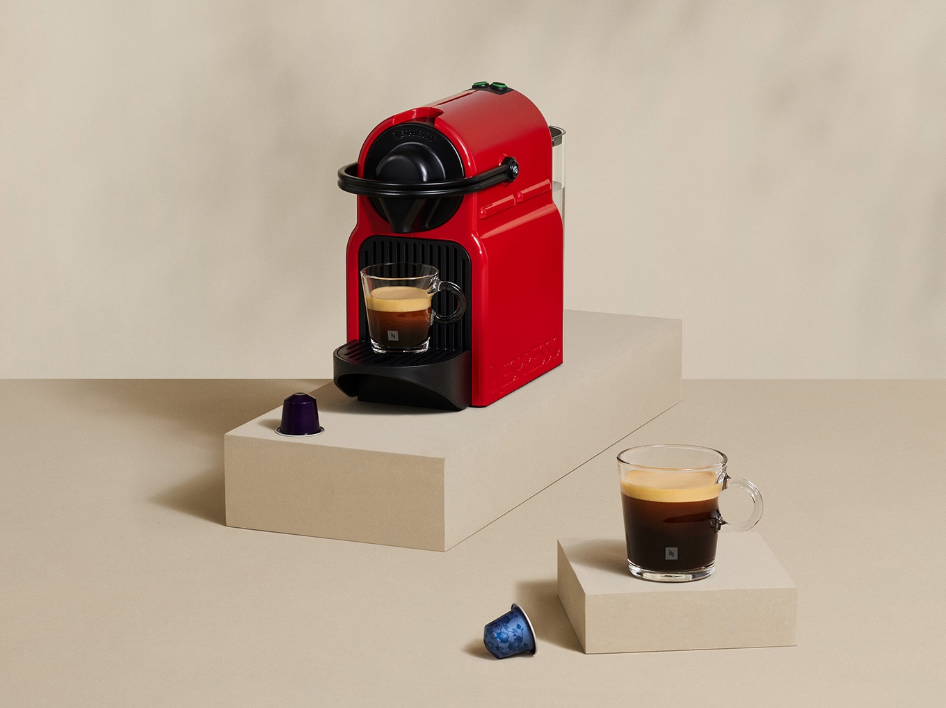 Nespresso Inissia Macchina per caffé espresso, a capsule, 1260 W, 0.7 L,  Rosso (