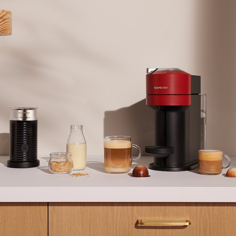 Vertuo Next Cherry Red coffee machines Aeroccino 3 Always On 2023