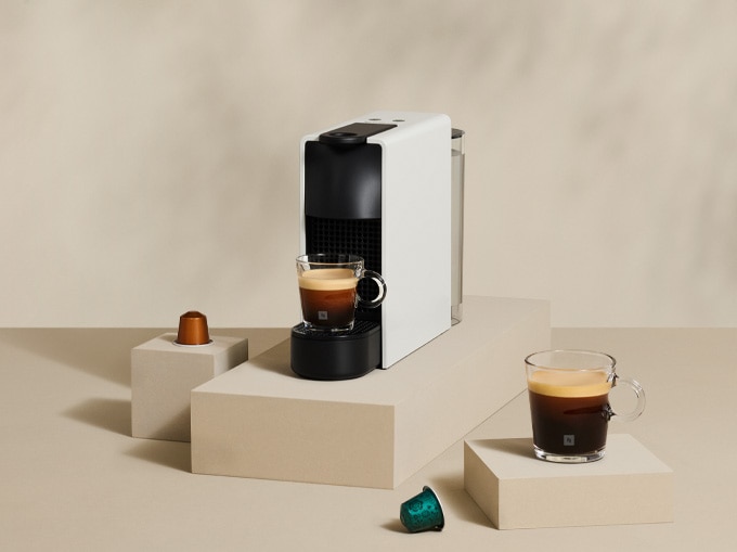 Máquina de café Nespresso Essenza Mini 