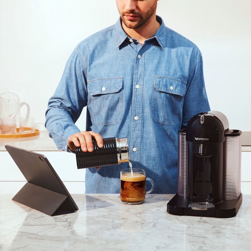 Vertuo à tête ronde Noire Machine à café Nespresso Canada