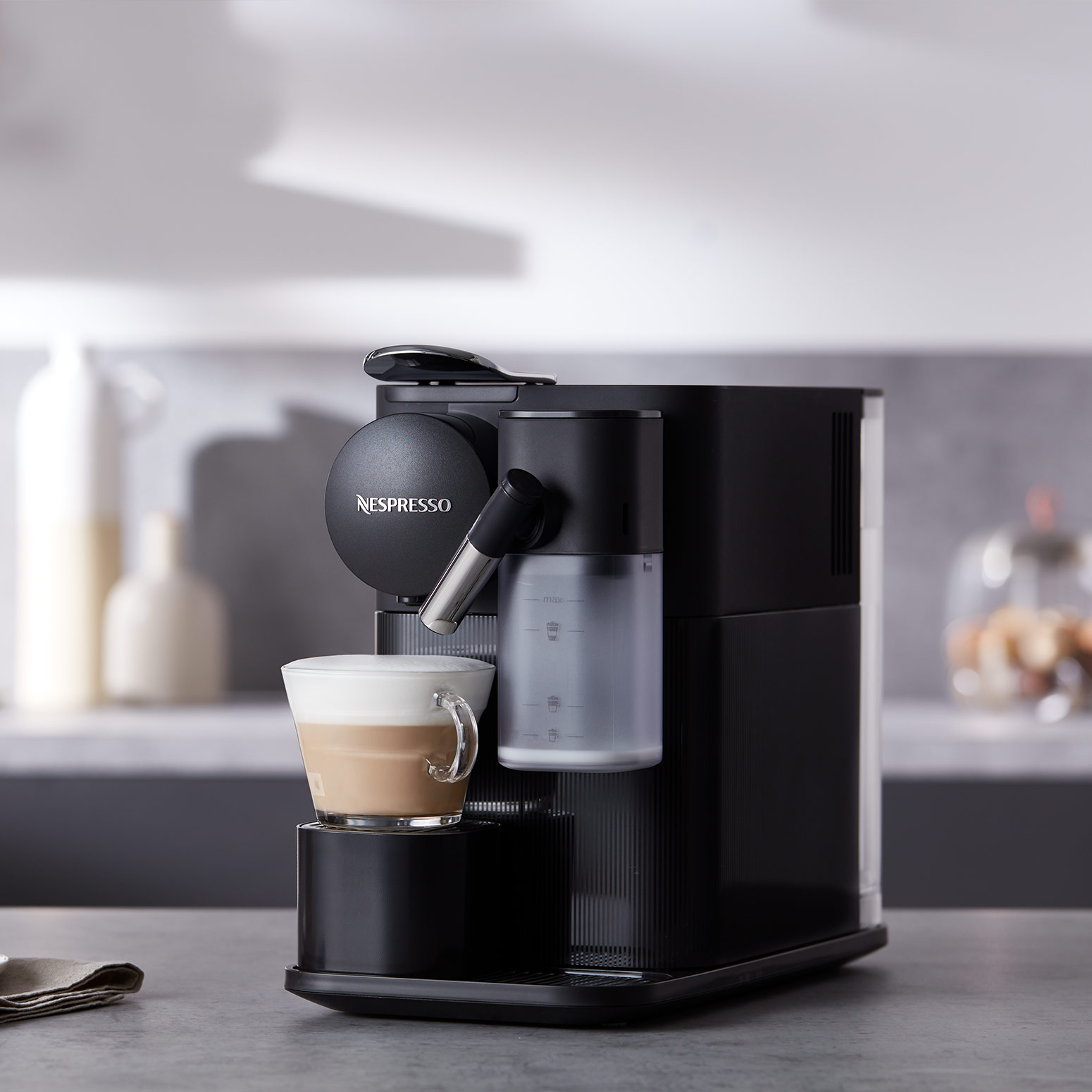 ネスプレッソ ラティシマワン・ワン プラス F121-BK 2021年製 楽天市場】【20％クーポン 11/20 20:00〜11/28 20:00まで】【公式