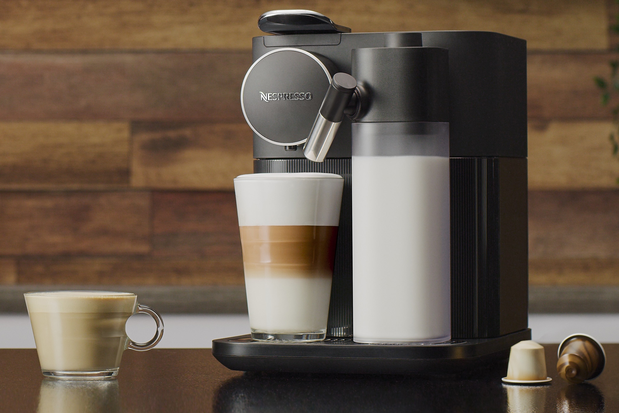 Gran Lattissima Black Maquina de cafe Nespresso AR