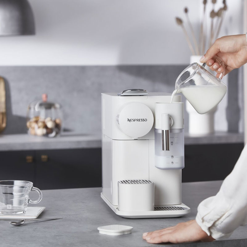 Lattissima One Silky White DeLonghi Coffee Machine Nespresso™ GR