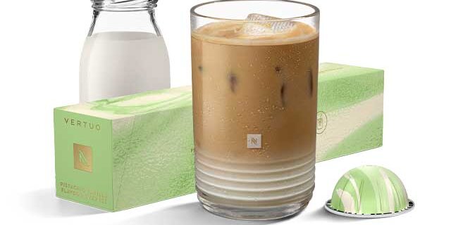 Pistachio Vanilla Flavour Over Ice