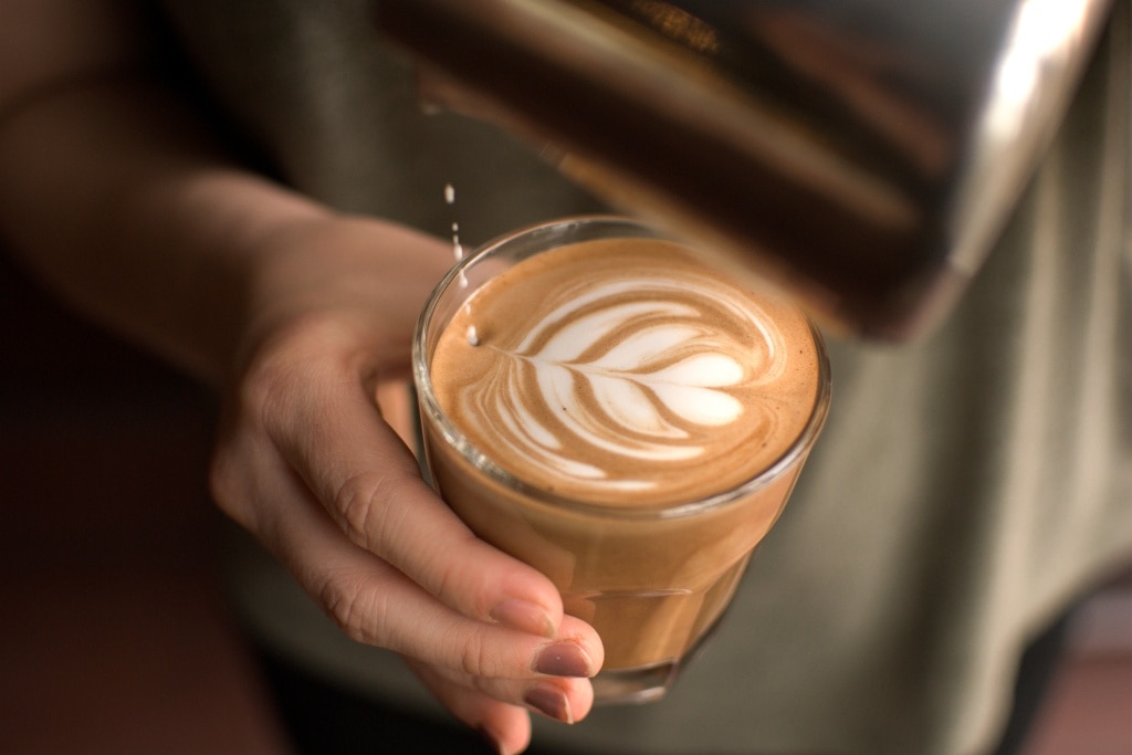 กาแฟ Flat White เป็นเมนูโปรดของคนที่ชอบทานกาแฟทั่วโลก