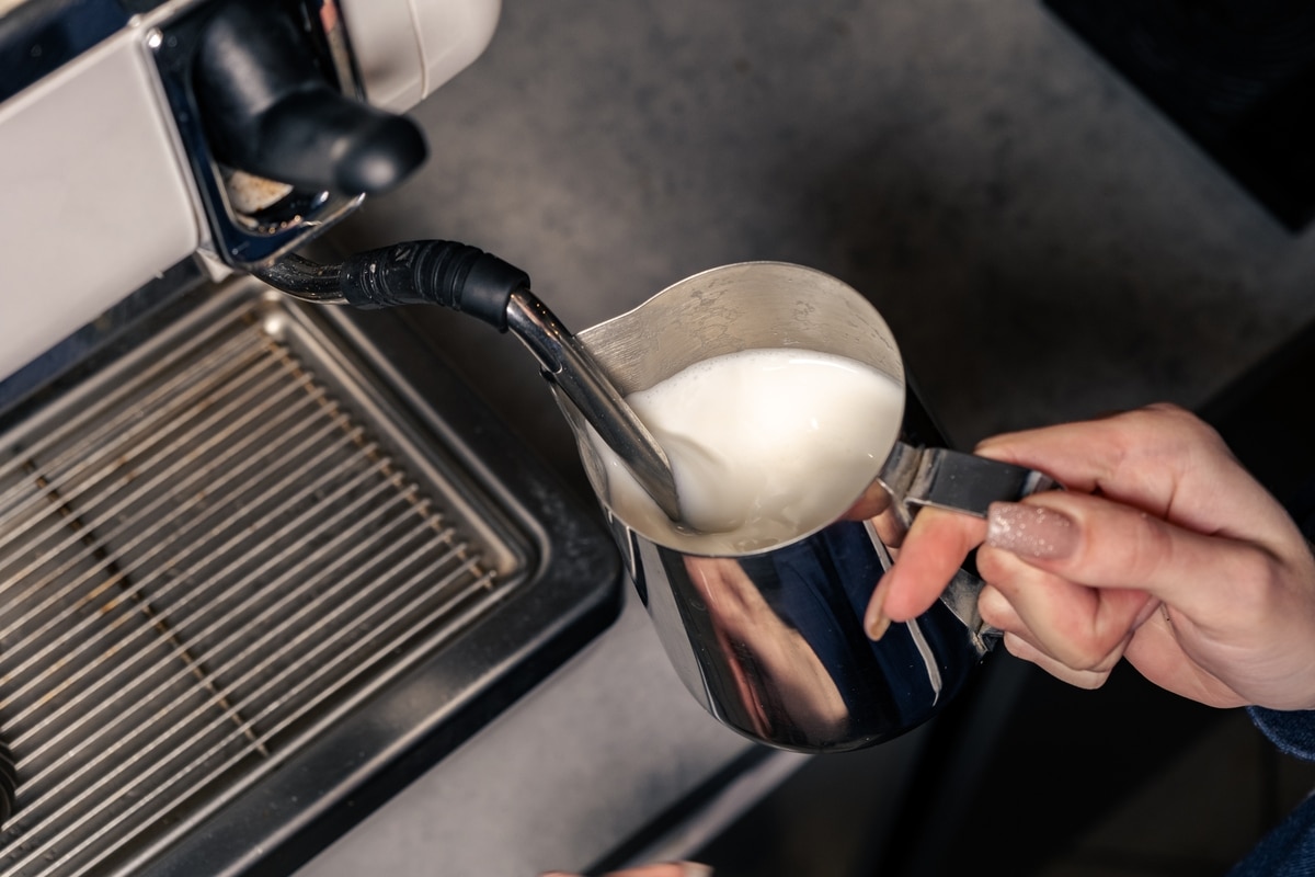 วิธีตีฟองนมและวิธีทำฟองนม