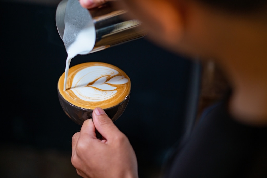 ลาเต้อาร์ตที่ดีประกอบด้วยคุณภาพของกาแฟ ฟองนม และทักษะการเท