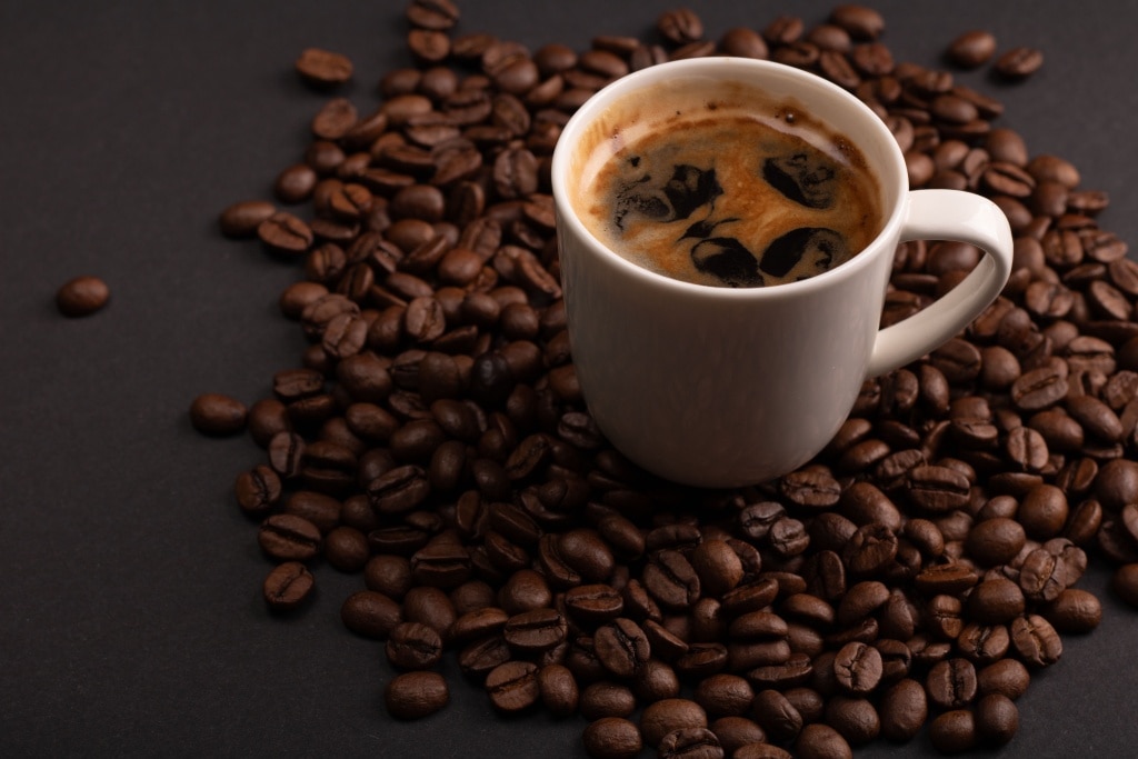 กาแฟดีแคฟ กับ กาแฟปกติ ต่างกันอย่างไร?