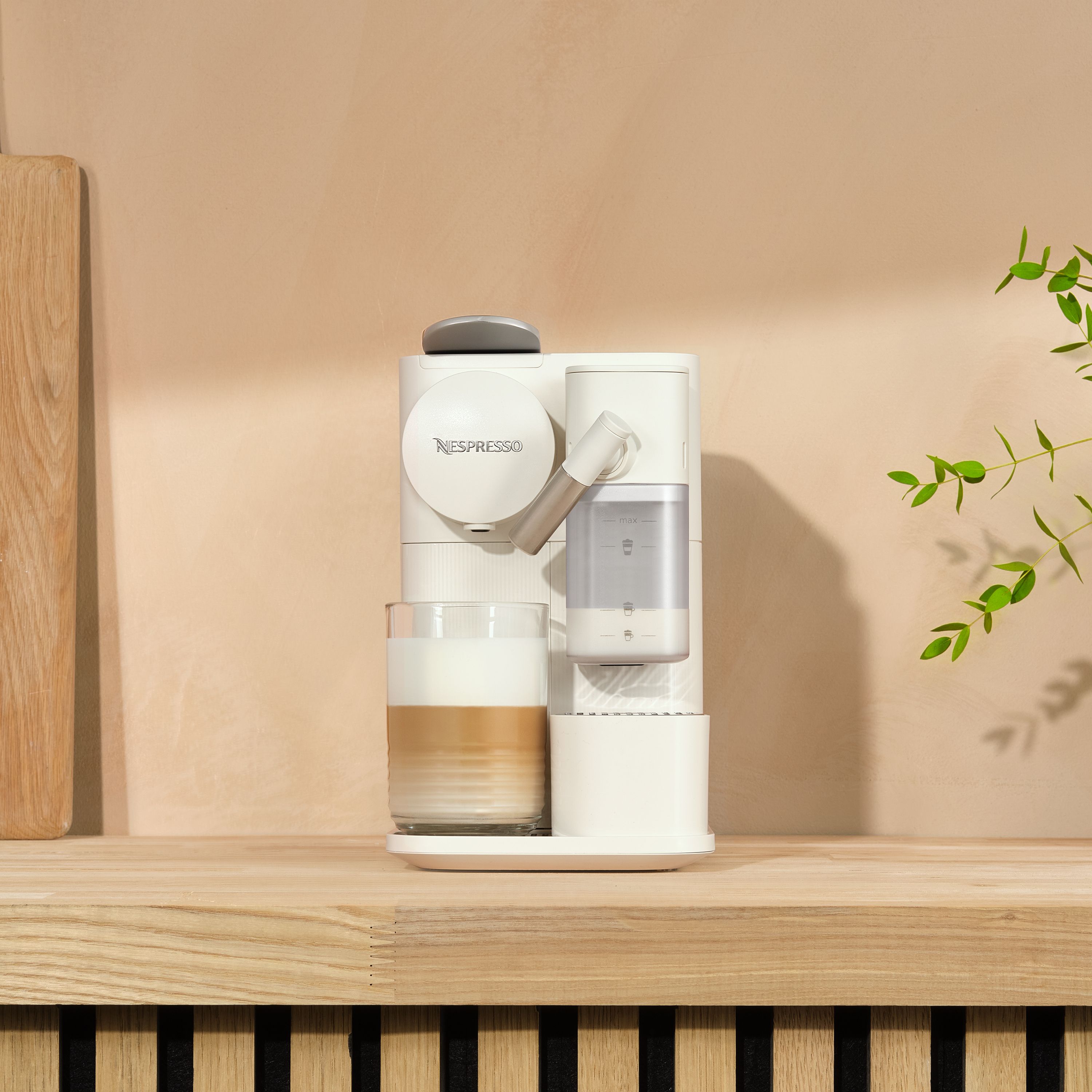 Cafeteira Lattissima One Branca | Nespresso