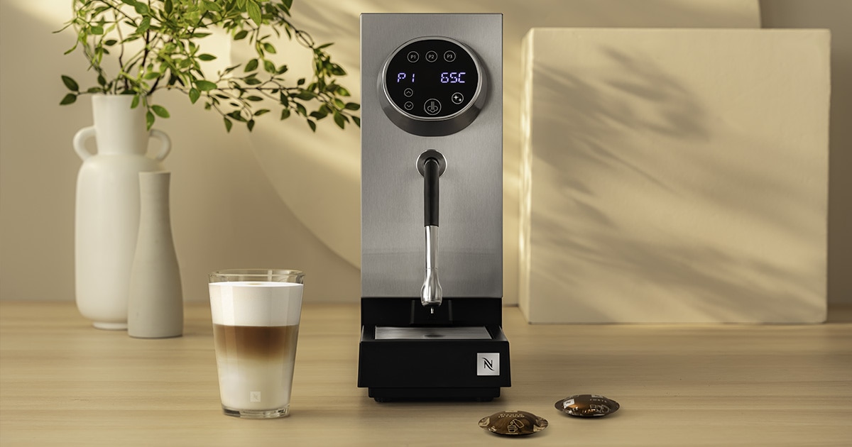 Nespresso C60 エスプレッソマシン（ミルクフォーマー付き） Nespresso C60 Chrome Pixie Espresso Machine and Aeroccino Plus