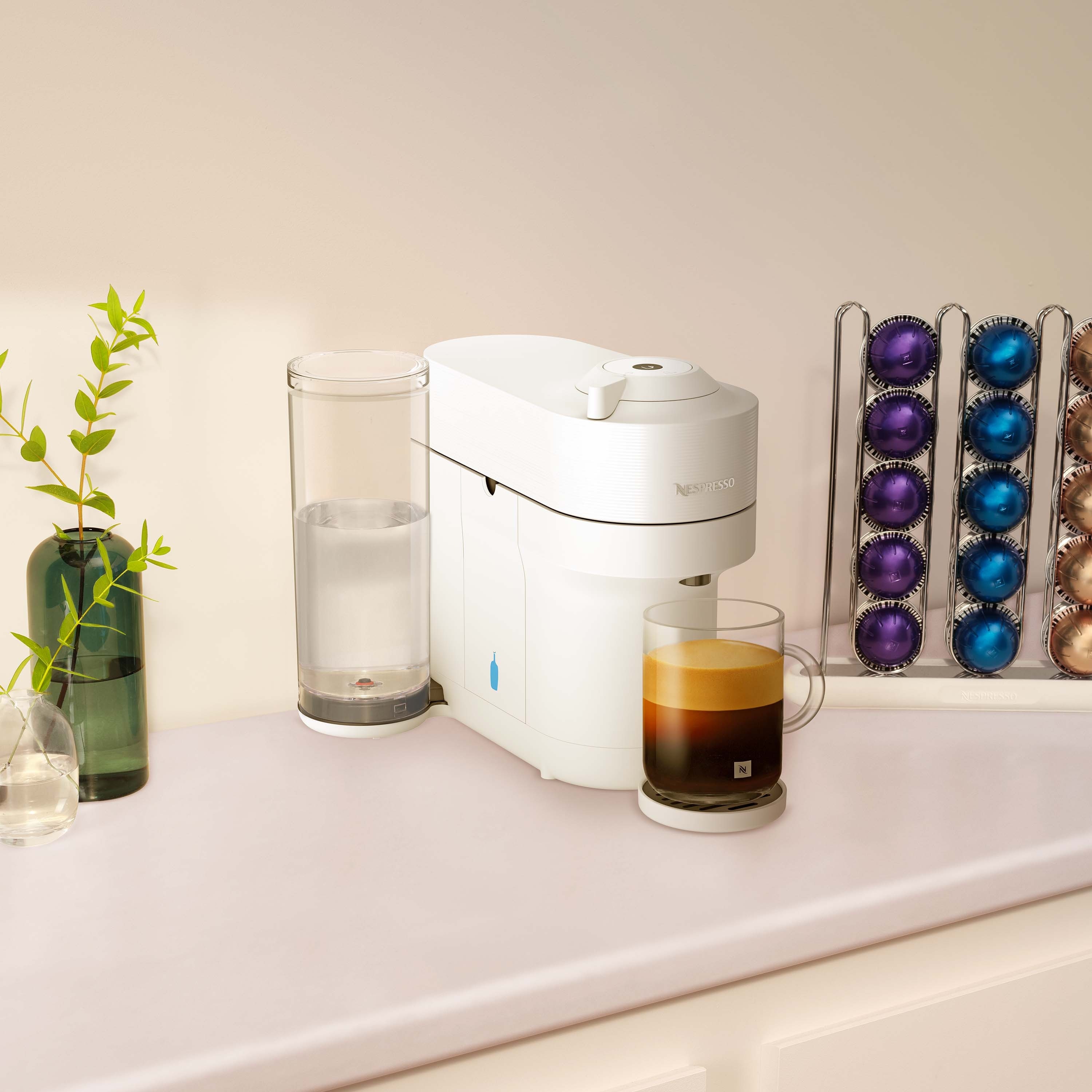 Nespresso Vertuo Pop+ ホワイト 専用カップ付き Nespresso Vertuo Pop+ Coffee & Espresso Machine by Breville