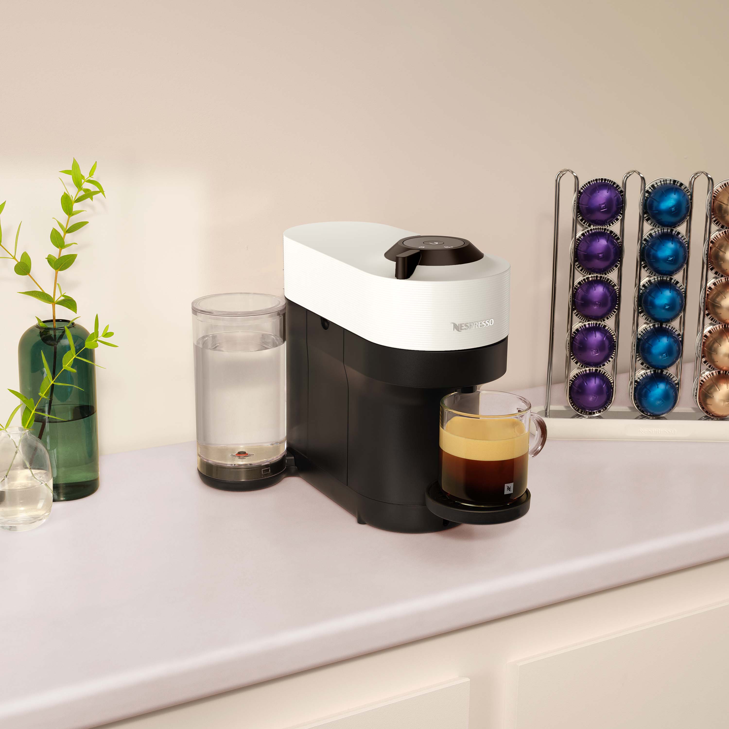 Nespresso Vertuo Pop+ ホワイト Nespresso Vertuo Pop Coffee and Espresso Maker by Breville