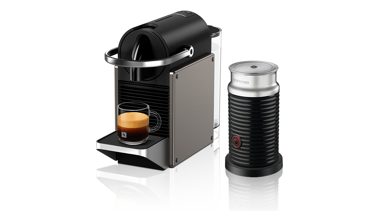 Pixie titan & Aeroccino 3 Seti | Nespresso Türkiye