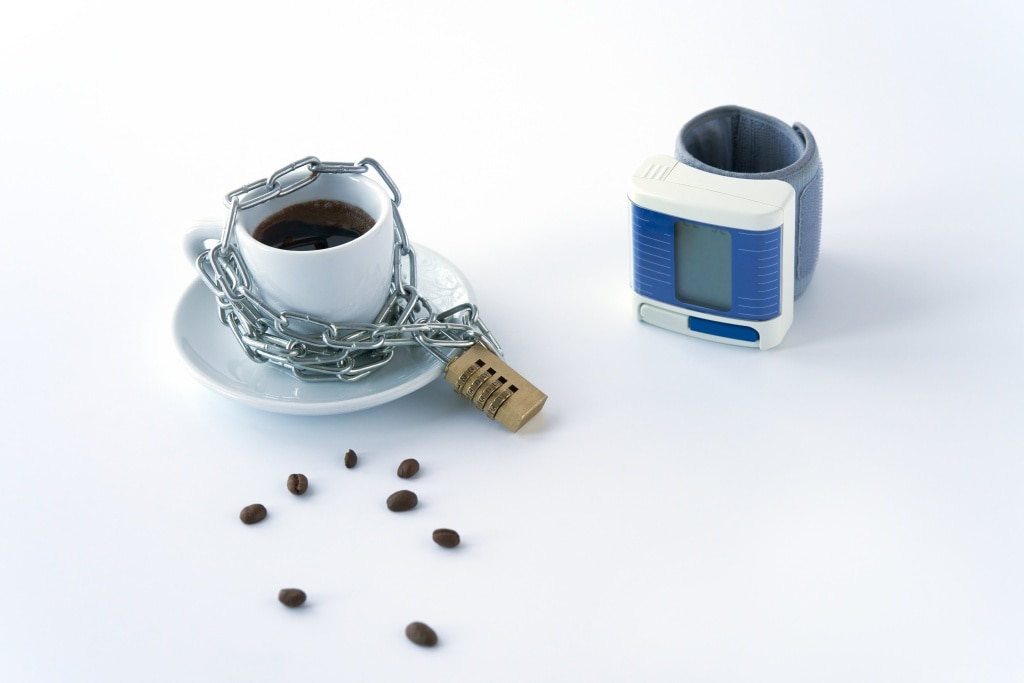 เป็นความดันกินกาแฟได้ไหม? อาการใดที่ควรหยุดกินทันที