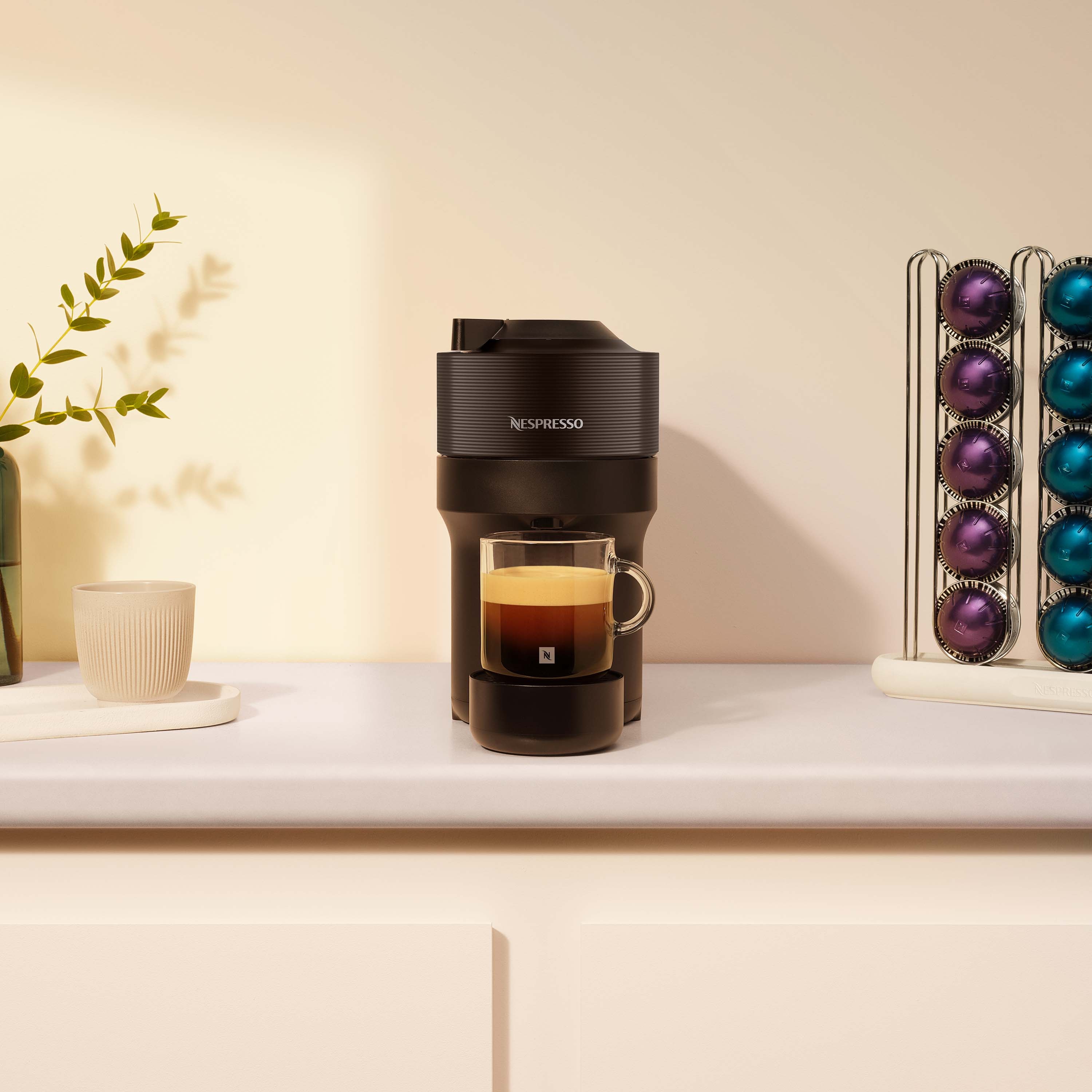 Cafeteira Vertuo Pop Preto Clássico 110V | Nespresso