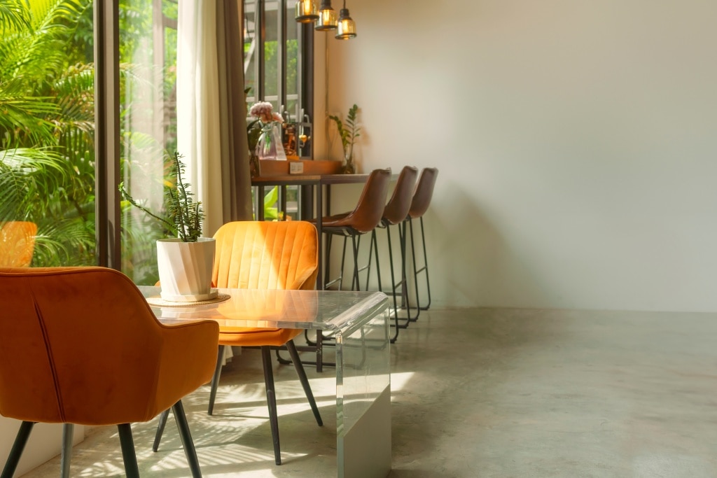 แบบร้านกาแฟเล็ก ๆ สไตล์ Glass House Minimal