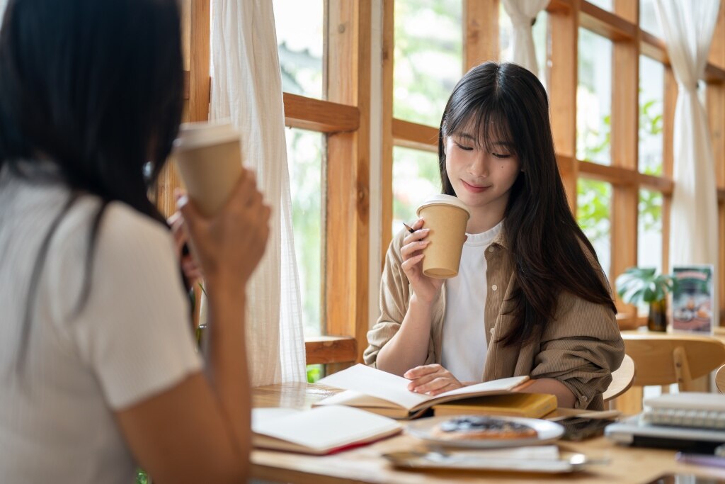 แบบร้านกาแฟเล็ก ๆ สไตล์ Minimal Homey
