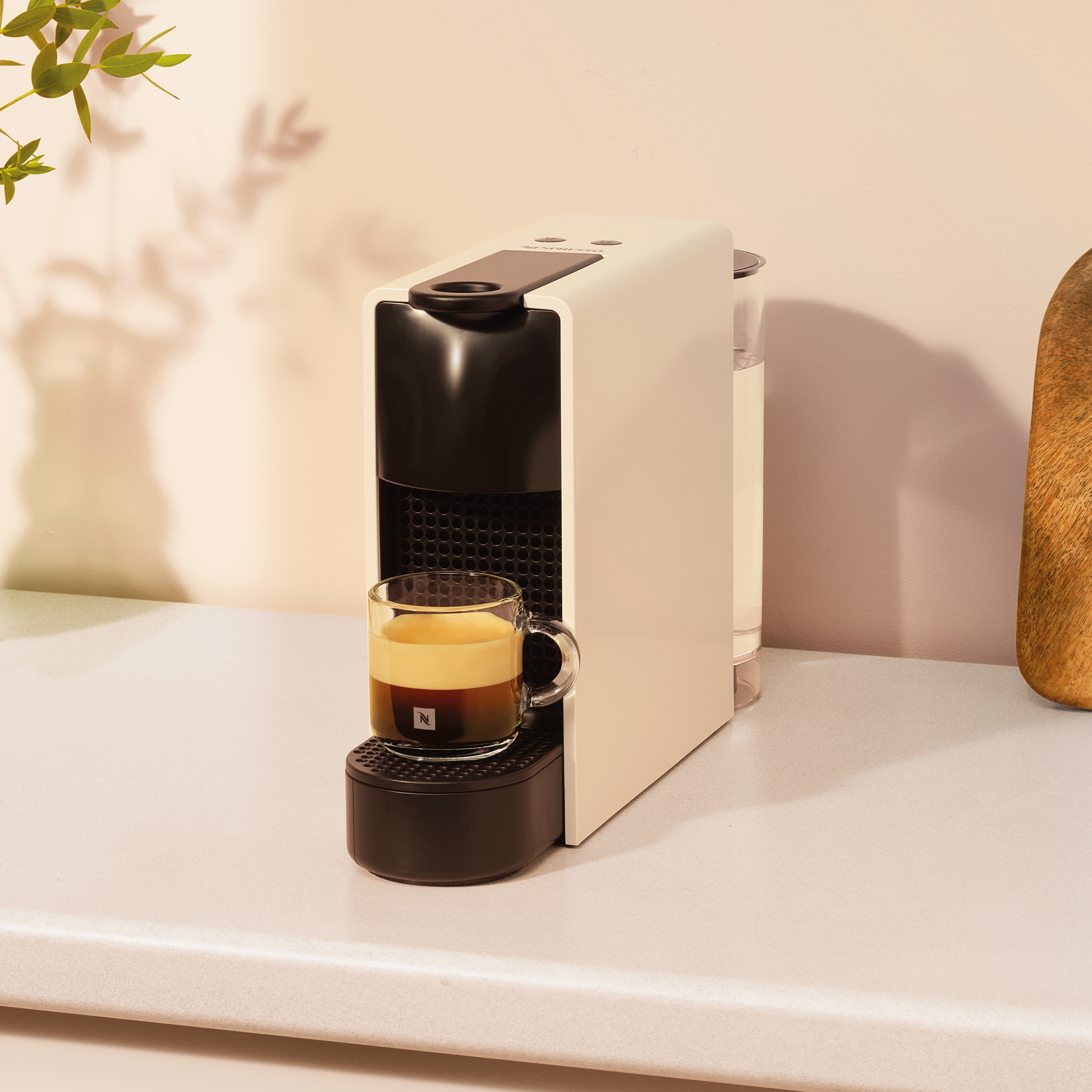 Nespresso Essenza Mini エスプレッソマシンC30-BK-W Nespresso Essenza Mini Piano Black - Coffee Machine - Nespresso