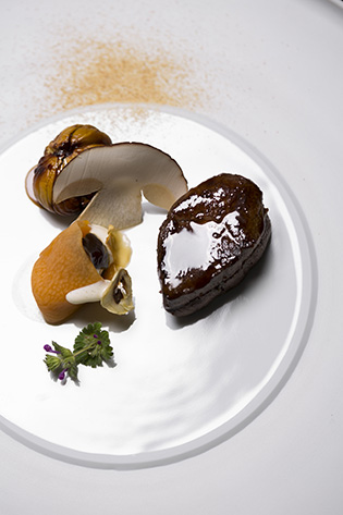 Chevreuil de Chasse, Marrons Grillés, Kabocha, Parfum Grand Cru Dulsão do Brasil 3