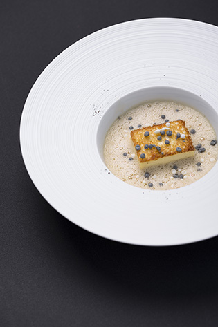 Biscuit de Lotte et Brochet, Sauce Indriya from India 4