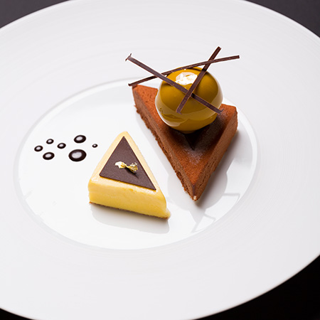 Biscuit Amaretti, Crémeux et Ganache au Grand Cru Arpeggio, Sorbet Passion