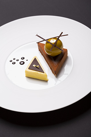 Biscuit Amaretti, Crémeux et Ganache au Grand Cru Arpeggio, Sorbet Passion 3