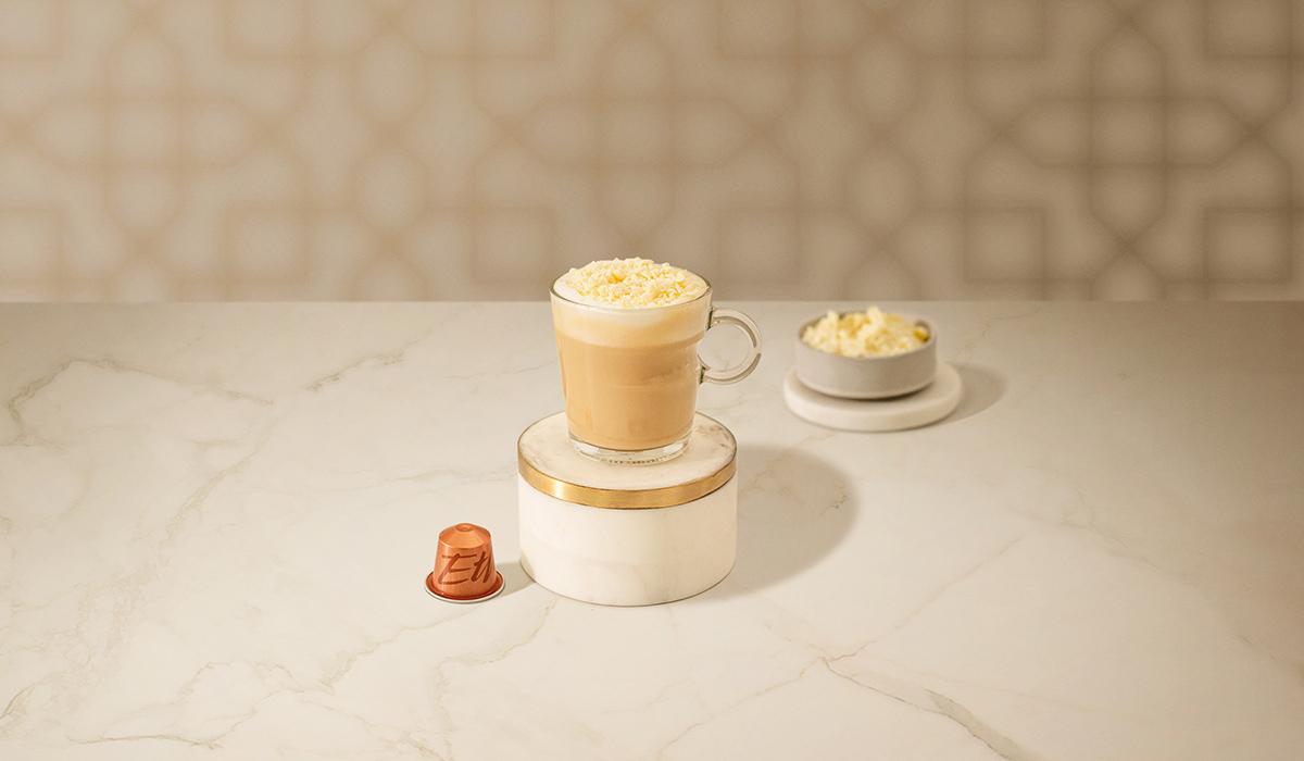 قهوة ڤينوا الزعفران والشوكولاته البيضاء