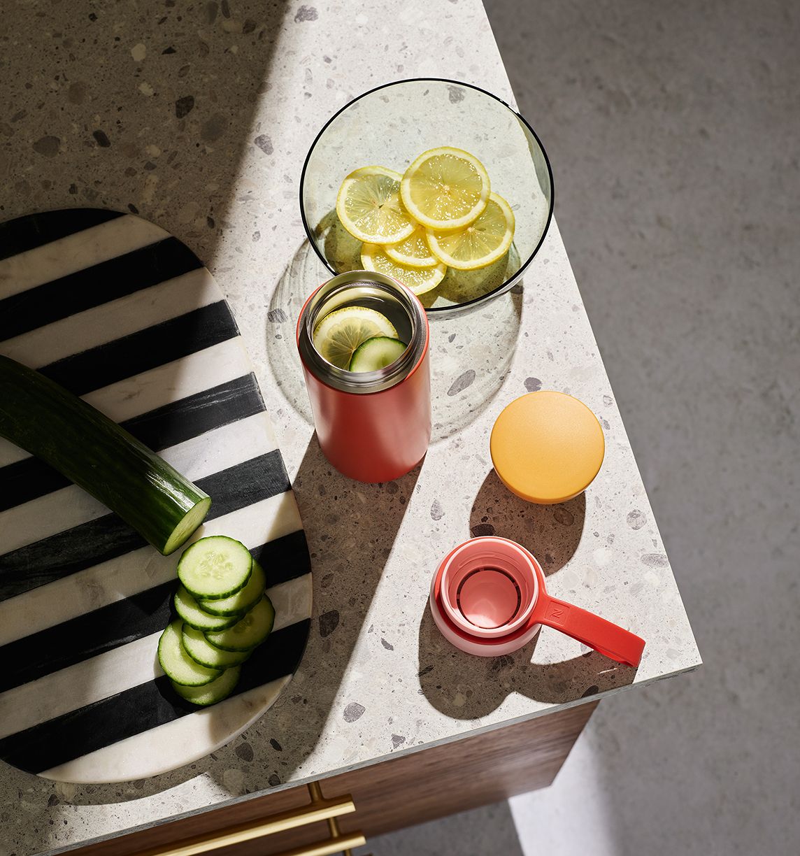Carafe and tumblers table set