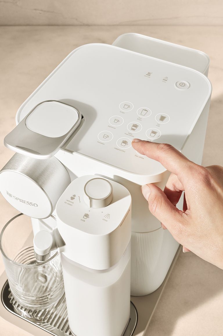 Cafeteira Gran Latissima Preta 110V | Nespresso Brasil