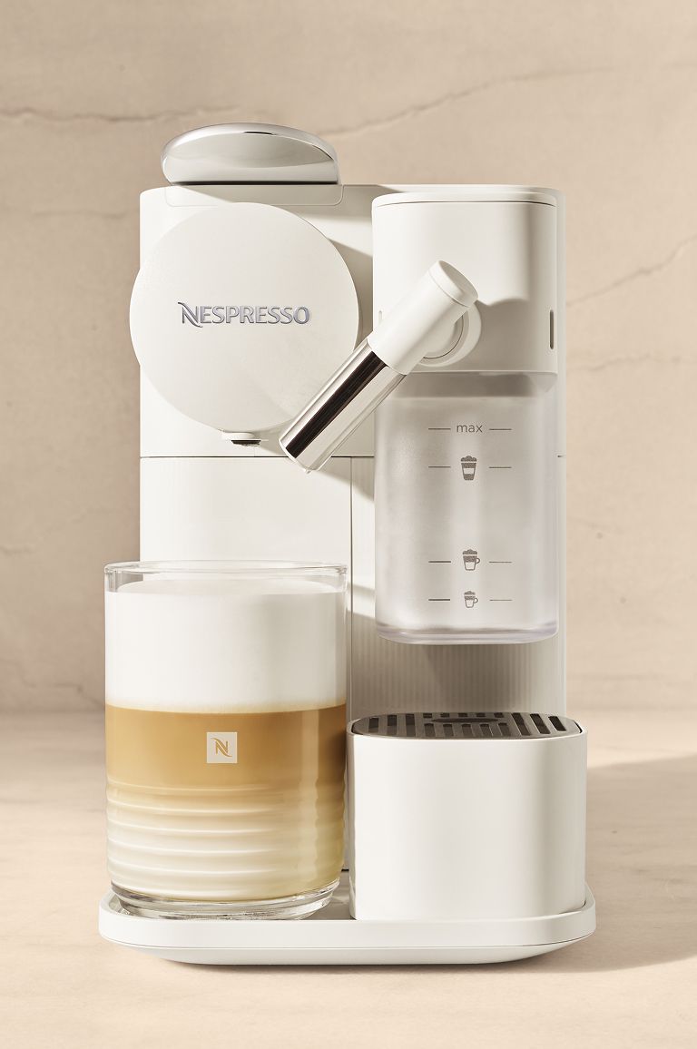 Cafeteira Lattissima One Preta | Nespresso