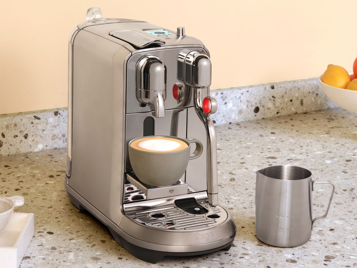 Imagem da cafeteira elétrica Creatista plus da Nespresso.