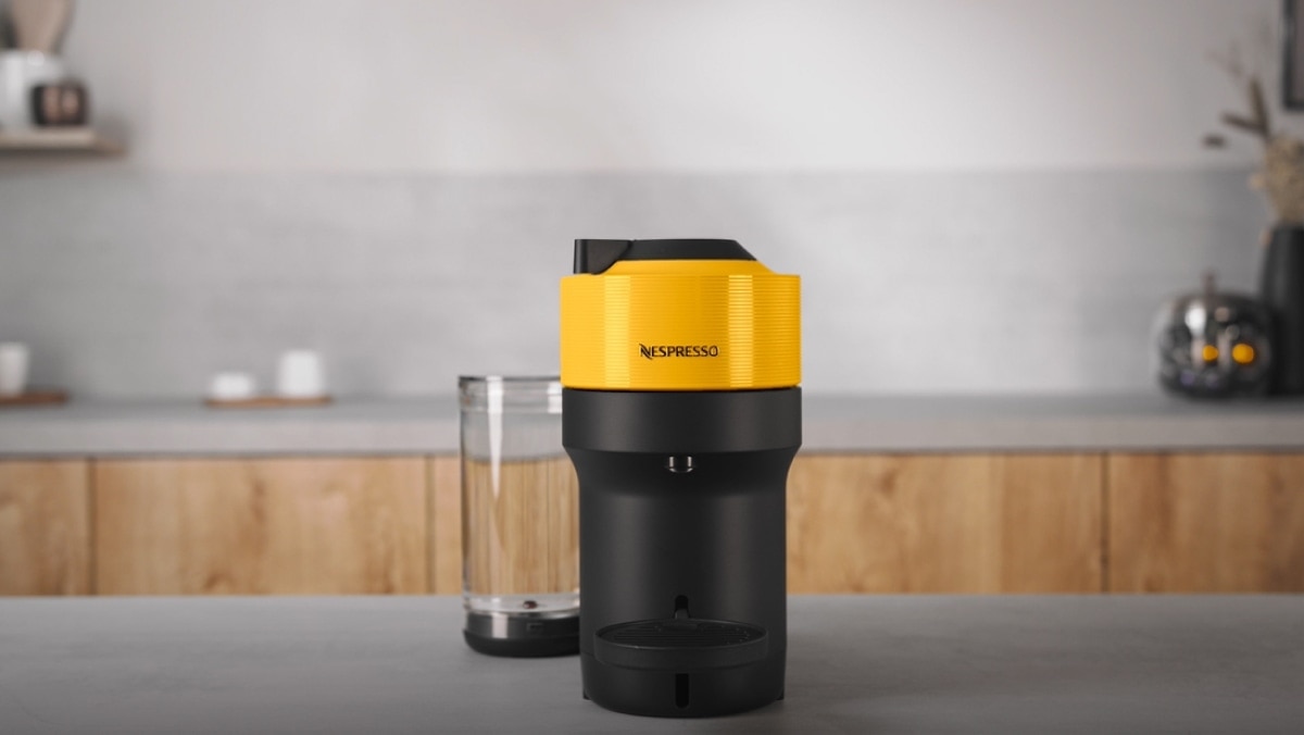 https://www.nespresso.com/shared_res/agility/global/machines/vl/image-and-text/vertuo-pop-plus-yellow_machine_16-9_primary_d_2x.jpg