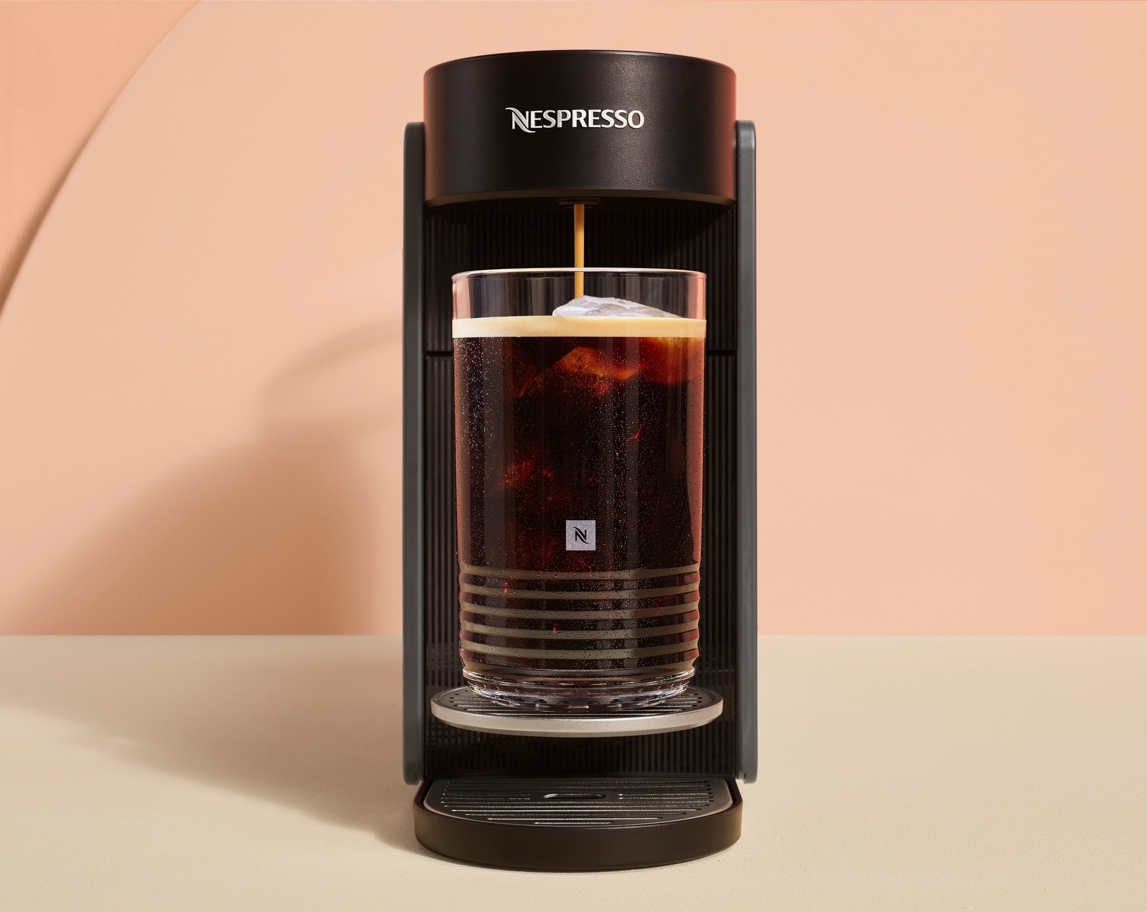 VERTUO Up Graphite Coffee Machine - Nespresso Austria