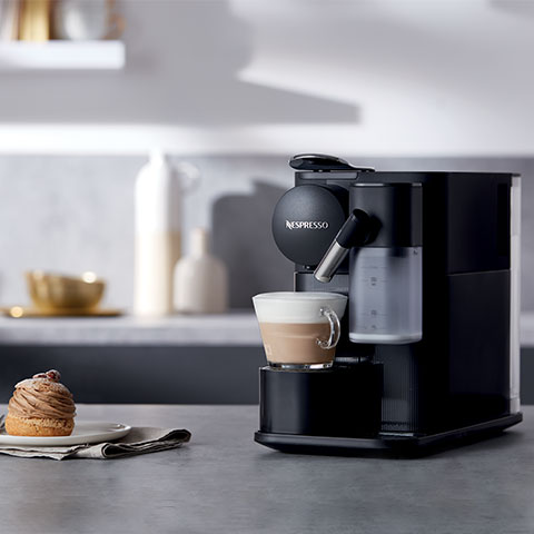 Macchina ricondizionata Lattissima One Shadow Black | Nespresso