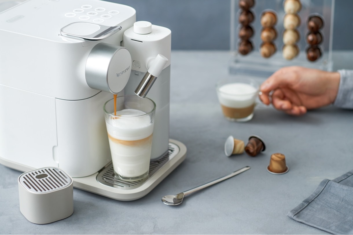 Your machine for €1 with a Nespresso Easy Subscription