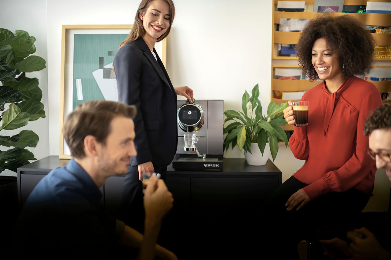 Kommunikation im Büro wirkt sich aus Nespresso Professional