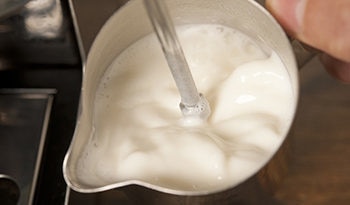 Comment réussir une mousse de lait parfaite?