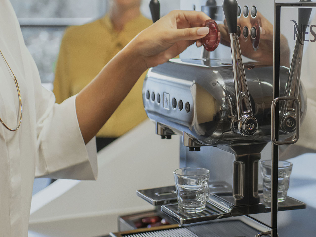 アグイラ440 | 業務用コーヒーマシン | ネスプレッソ プロフェッショナル